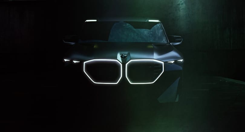 Megmutatta a BMW 750 lóerősnek ígérkező hibridje előzetesét