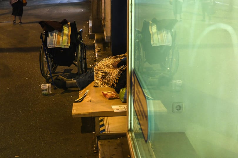 Budapesten is elvitték az első hajléktalant