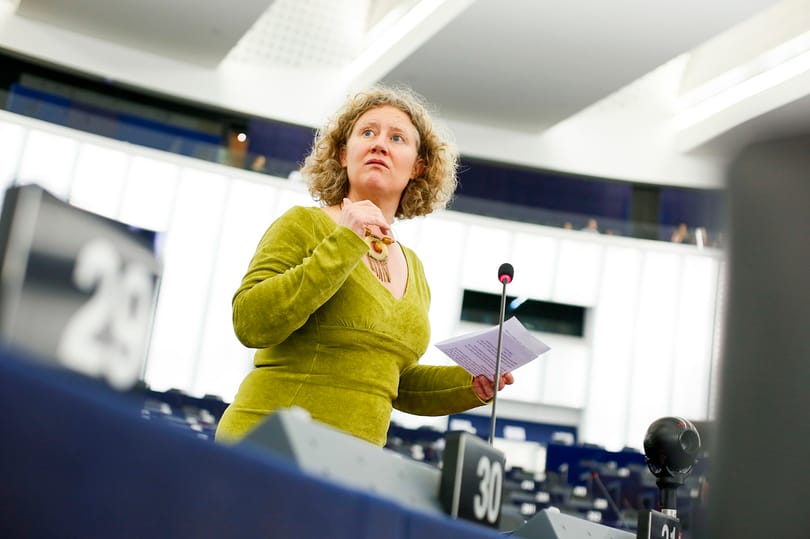 „Atyánk” bűnei: Európa megvéd, nem támad minket
