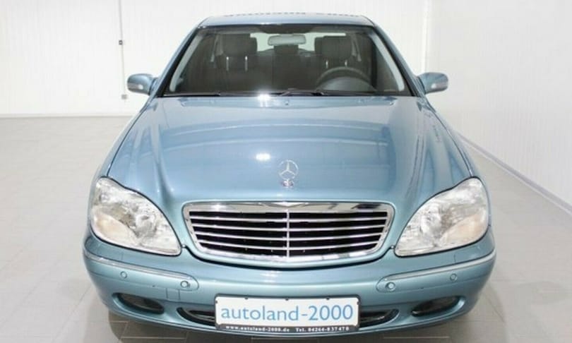 Szinte bejáratósan új 20 éves Mercedes S-osztály keresi új gazdáját