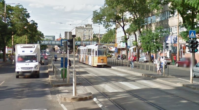 Maszkos fegyveresek a frászt hozták a villamosozókra Budapesten