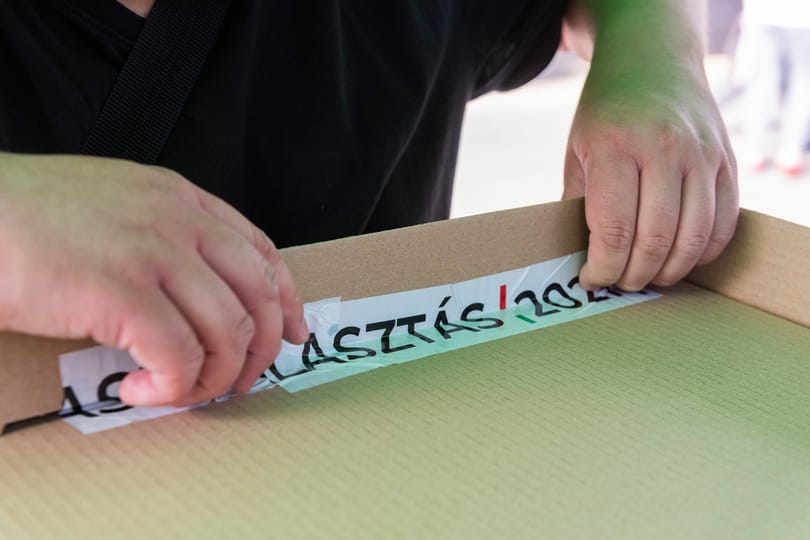 Az MSZP szerint a Jobbik orosházi jelöltje úgy viselkedett a szavazóponton, hogy ki kellene zárni