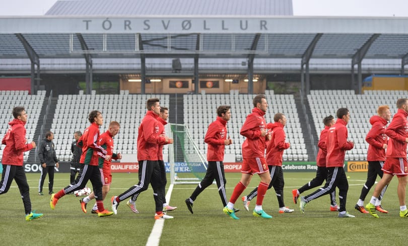 Újabb engedmény: törvényesen kaphatják zsebbe fizetésük nagy részét a focisták