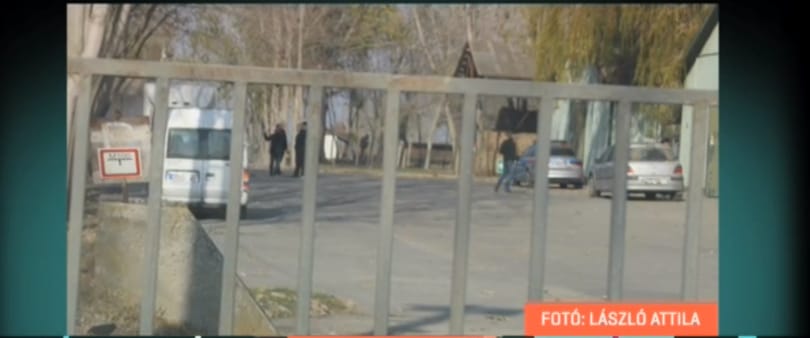 Rendőrök rohanták le Simonka György birtokait, lakását