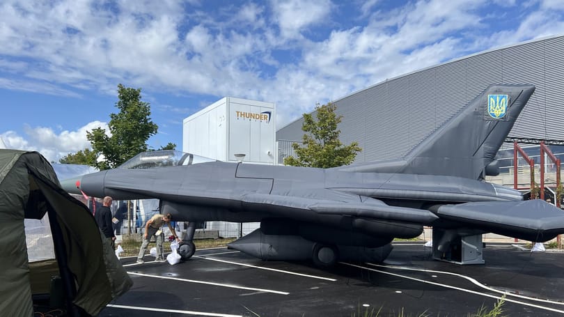 Felfújható F–16-osokkal járhat túl az oroszok eszén Ukrajna