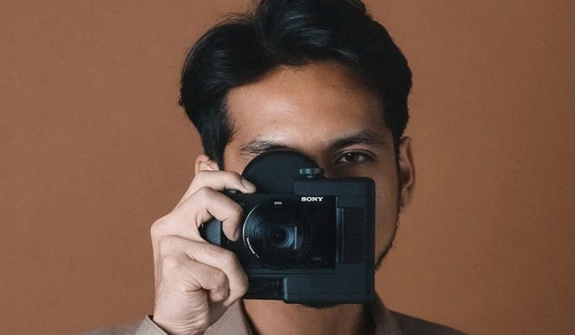A Sony új fényképezőjével még az is jó fotókat készíthet, aki nem lát elég jól