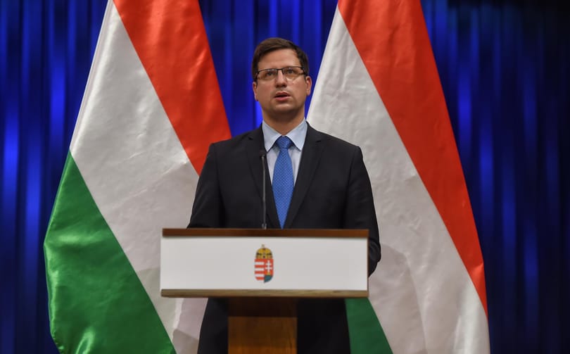 Gulyás elmondta, mi az éjjeli kijárási korlátozás célja, országosan is elhalaszthatják majd a nem sürgős műtéteket