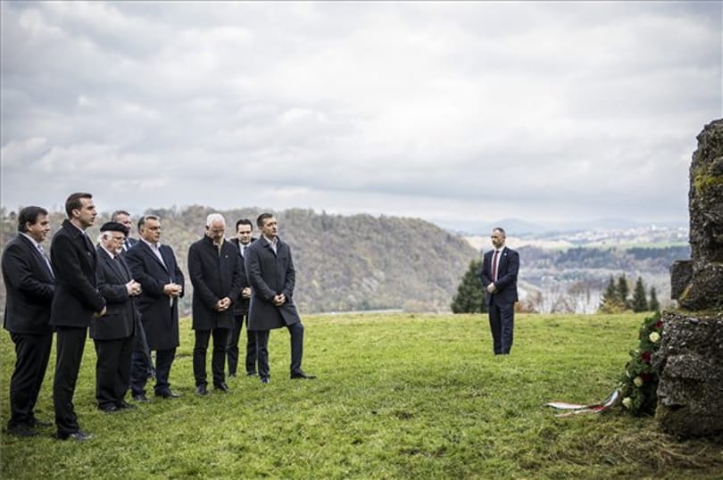 Orbán: Nekünk fekszenek az olyanok, mint a cseh Trump