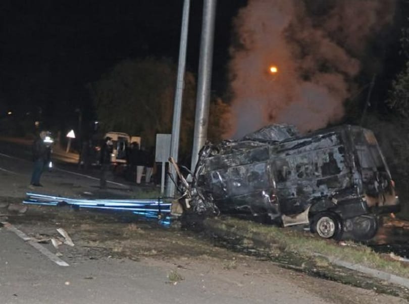 Oszlopnak csapódott egy menekültekkel teli kisbusz Törökországban, 17-en meghaltak