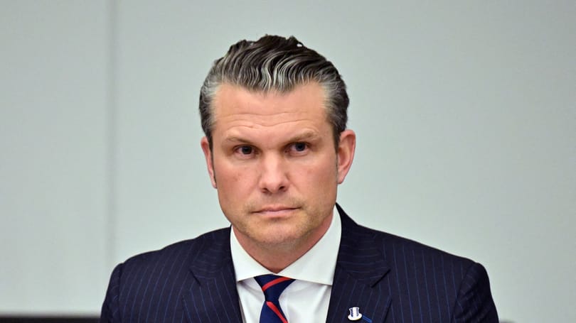 Az amerikai közmédia szerint már keresik Hegseth utódát, a Fehér Ház azonban tagad
