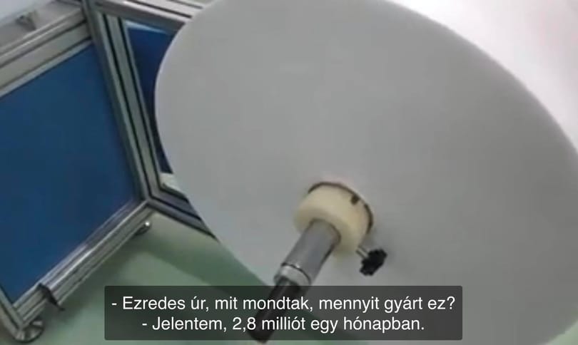 Büntetés-végrehajtás: A Kínából érkezett maszkvarró mégse gyárt havi 2,8 millió arcmaszkot
