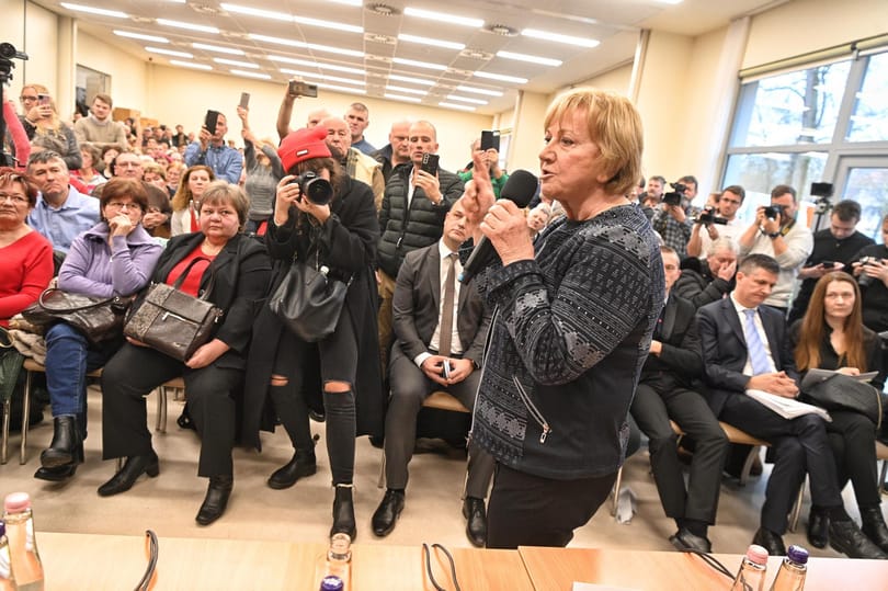 Hétfőn kezdi az aláírásgyűjtést az LMP akkumulátorgyárak ellen
