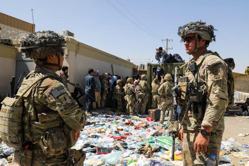 Rakétákat lőttek a kabuli reptérre, az amerikaiak szerint az Iszlám Állam követte el a támadást