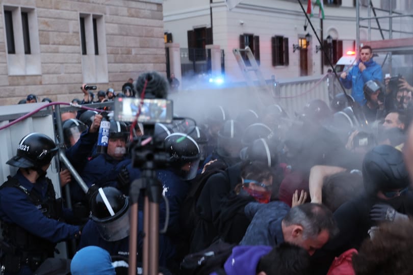 Sem könnygázt, sem bilincset, sem sokkolót, sem rendőrbotot nem tudott közbeszerezni az állam