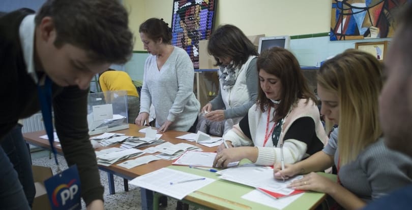 A voksok felének megszámlálása után holtverseny alakult ki Spanyolországban