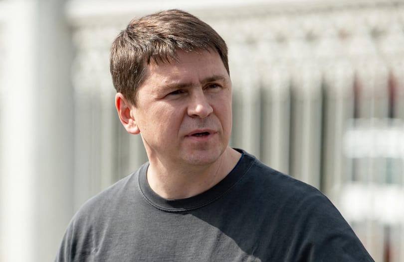 Ukrán elnöki főtanácsadó: Magyarország olaj mézeskalácsra váltja az ukrán gyerekek lelkeit