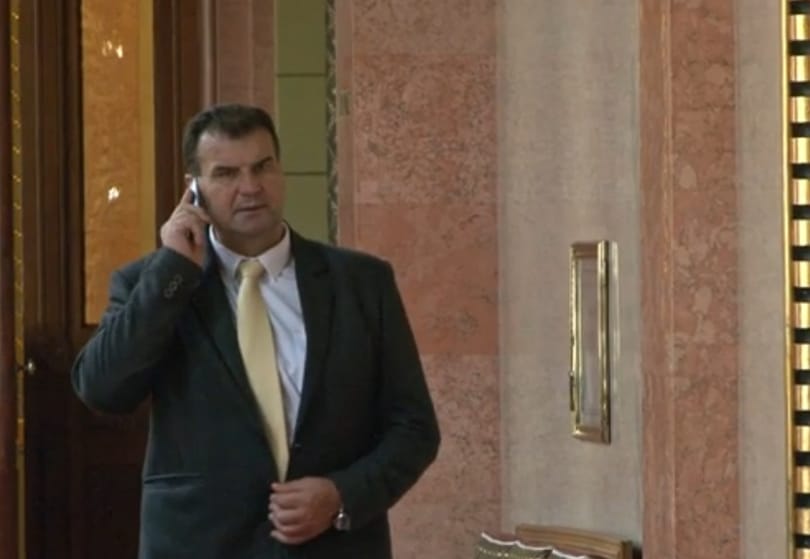 Bevetette kreatív sajtóelhárító módszerét az egyik fideszes képviselő – videó