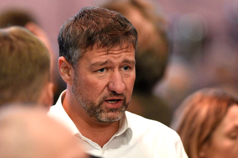 Simonka György szerint képviselőhöz és emberhez is méltatlan, amit Hadházyék tettek