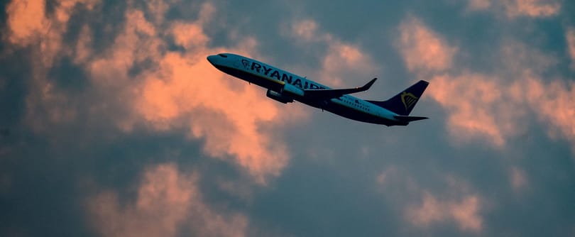 Hiába ígértek repülési tilalmat, augusztustól is érkeznek repülők éjfél után