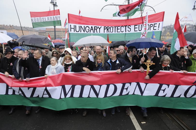 A kormány egyre inkább bevásárolja magát kedvenc civil szervezeteibe