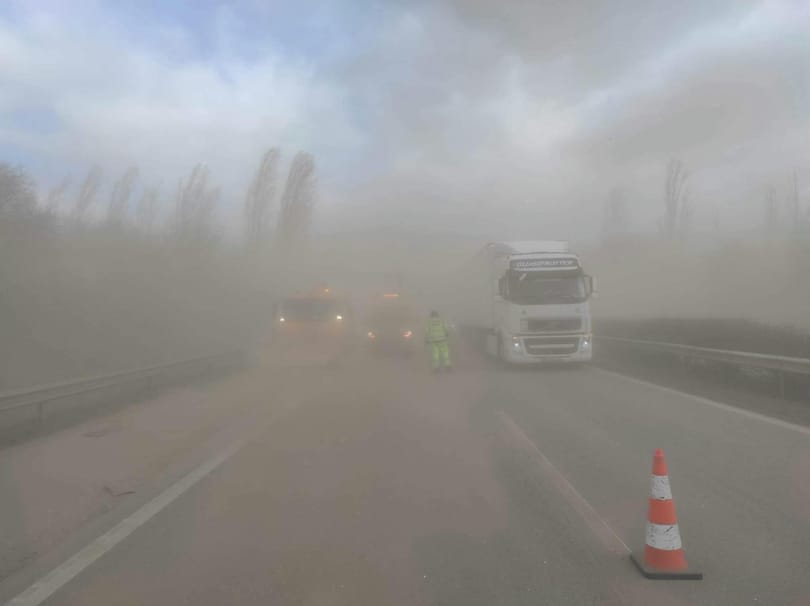 Ismét porátfúvások miatt adtak ki figyelmeztetést az M1-es autópályára