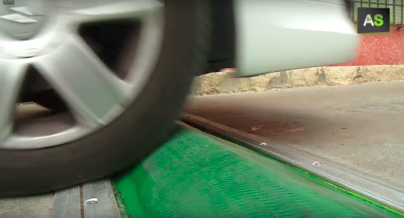 A spanyolok megcsinálták a világ legjobb fekvőrendőrét – ezen még ön is szívesen áthajtana