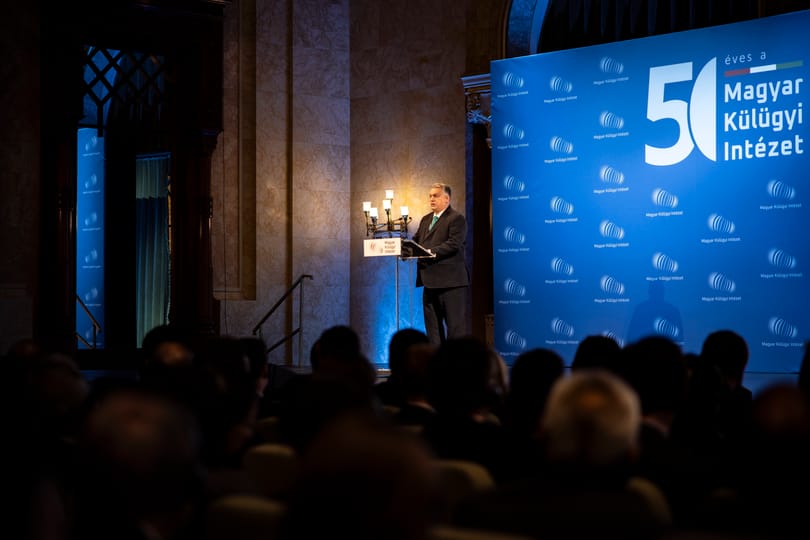 Az olyan szuverén magyar külpolitika, amelyről Orbán beszél, még soha nem segített a bajban