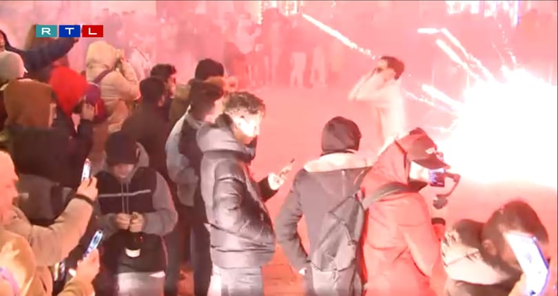 A rendőrség szerint nem volt szabálytalan a kaotikus Vörösmarty téri tűzijátékozás