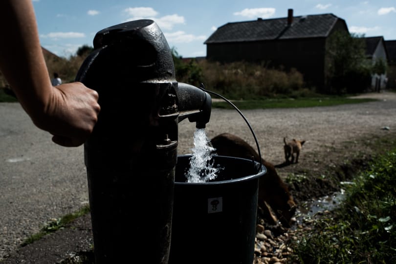 Lett nagy felháborodás, újranyitották az elzárt közkutat a szegénysoron