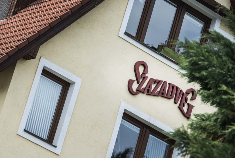 A Századvég óránként 25 millió forintért kutatja a migrációt