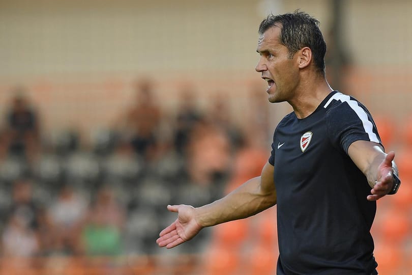 A kirúgott kispesti edző szerint a sportigazgató telefonon zaklatta éjjelente a játékosait