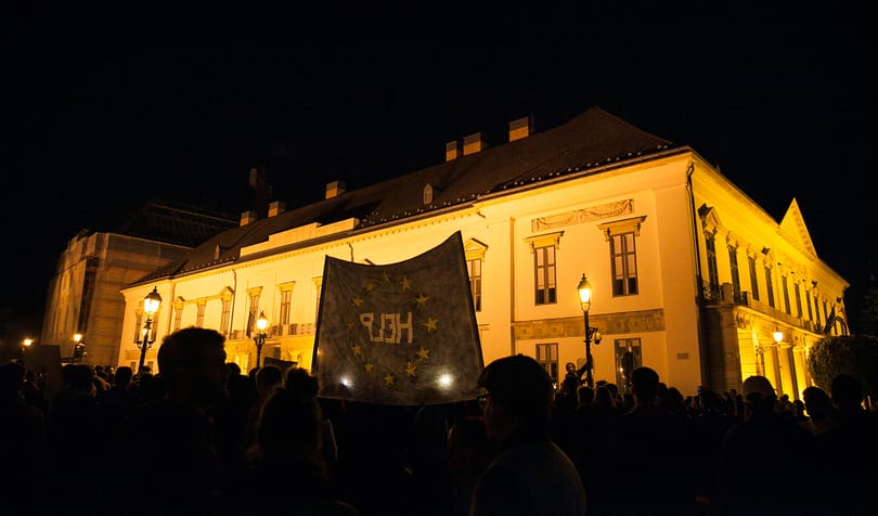 Gulyás Mártont még mindig fogva tartják, mára újabb tüntetést szerveznek