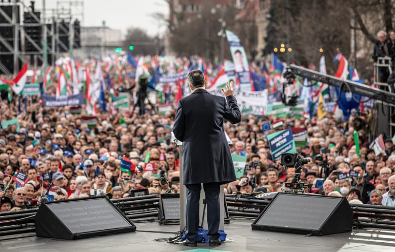 Az ellenzék igazolva látja gazdasági terveit, Orbánnak fogy a muníciója