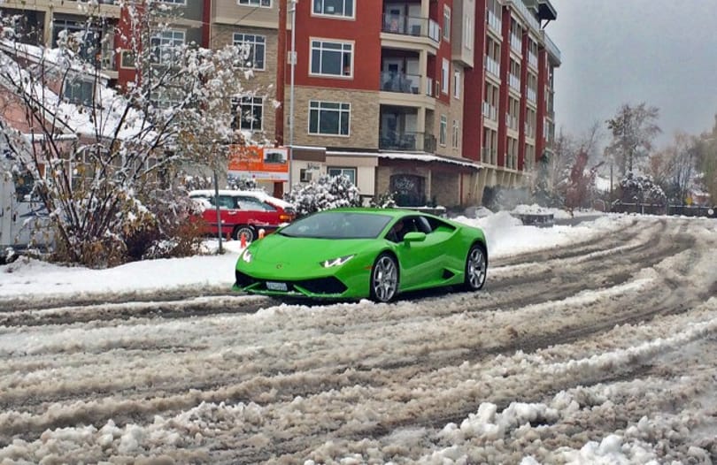 Hóban is lehet nyúzni a Lamborghini Huracant - fotók