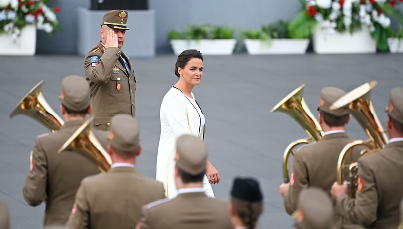 Novák Katalin konvoja is vonulhat már külön engedély nélkül szirénázva