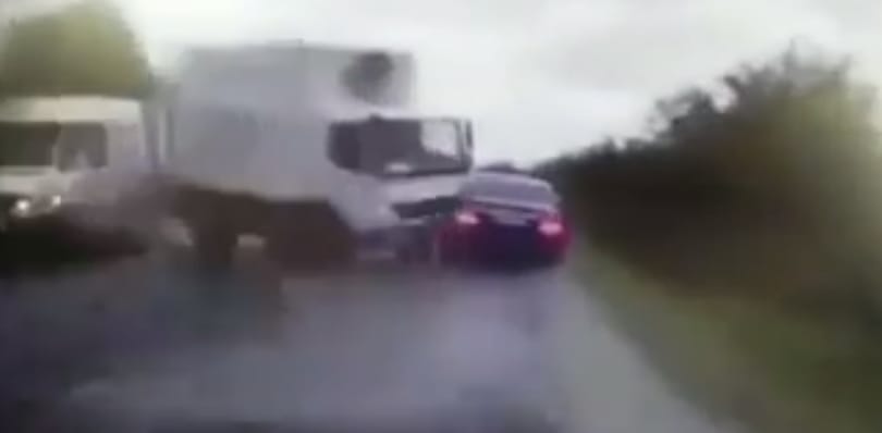 Videó is van a moldovai elnök balesetéről, csoda, hogy nem lett nagyobb baj