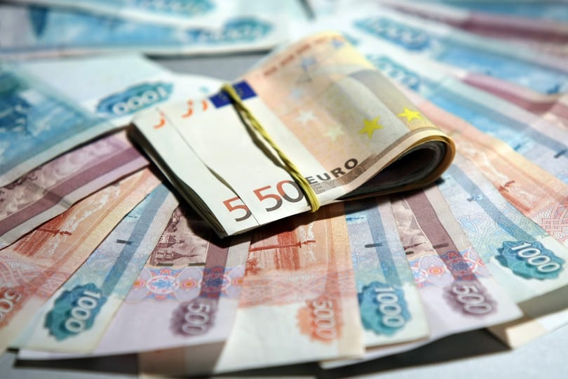 Cipősdobozokban őrizgette millióit a nyugdíjazott orosz fővámos