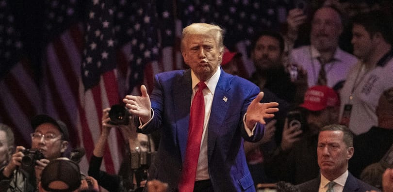 Bloomberg: Orbán, Trump európai embere minden lapját arra teszi, hogy visszatér amerikai szövetségese