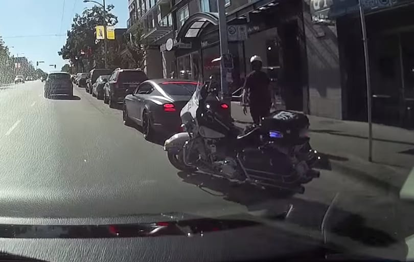 Még a mattfekete Bentley-st is utoléri a karma – videó