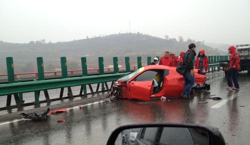 Ferrarik balesete Kínában