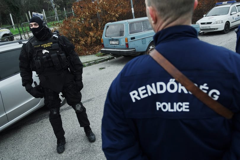 Bűnösnek találta a bíróság a 16 éves lányt, aki bombariadóval ijesztett rá két gyermekotthonra