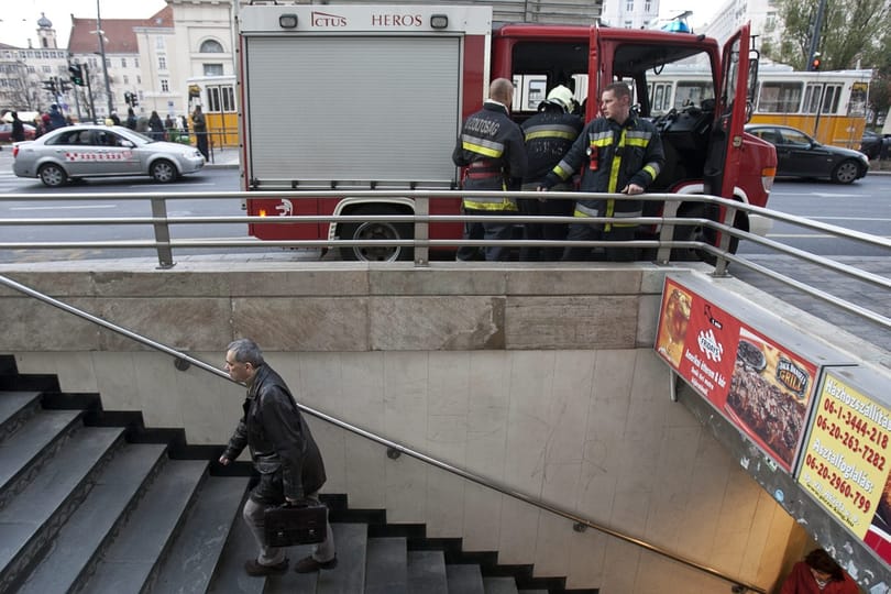 Füstölt a metró Kispesten