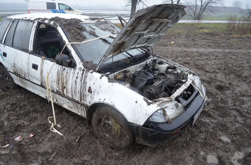 Órákig feküdt az autója alá szorulva, végül meghalt a győri focista
