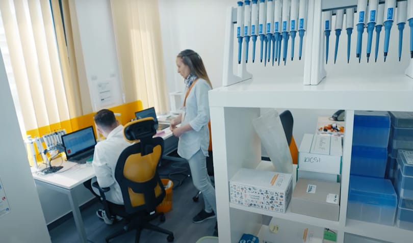 A cég, amelyik Magyarországról látja el a világ gyógyszerkutatóit