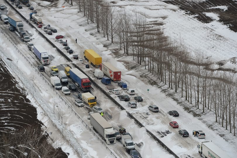 Magyar Közút: legyenek óvatosak az autósok, országszerte havazik!