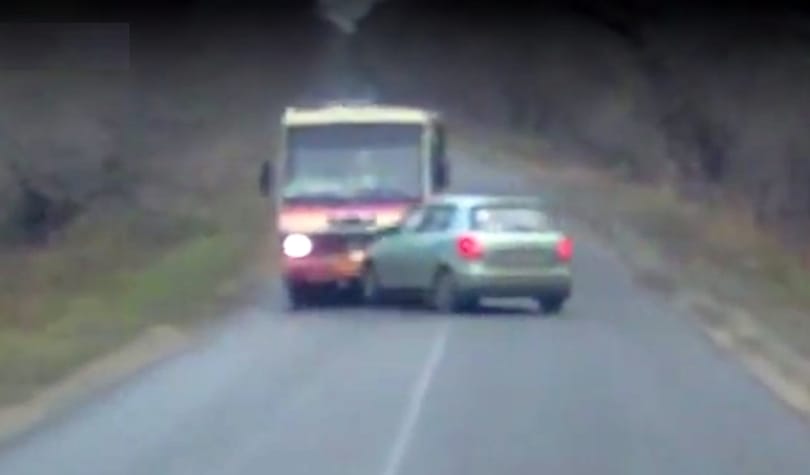 Így lesz egy apró hibából súlyos baleset – videó