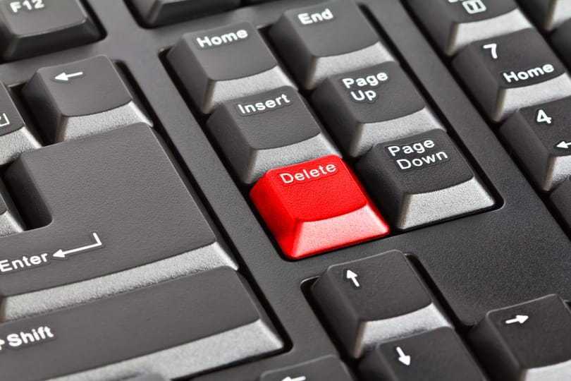 Dagad a botrány: így törölheti le magát teljesen a Facebookról