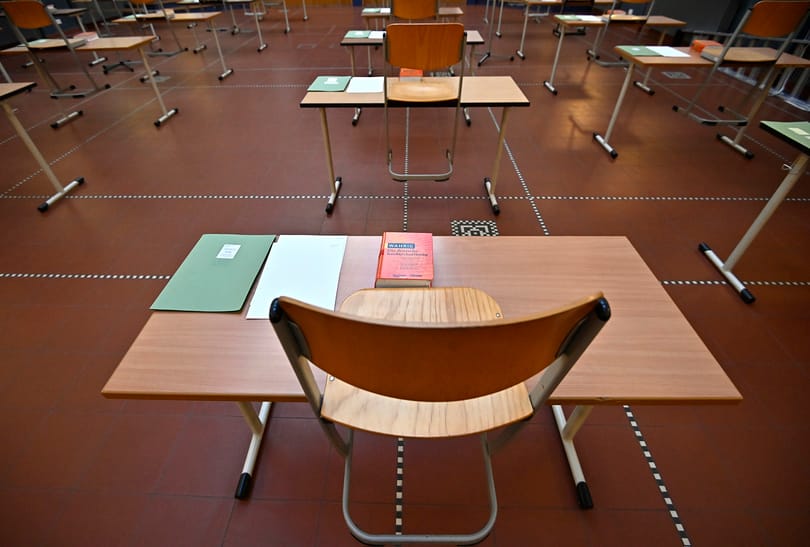 Maszk, kesztyű, távolságtartás – így készülnek az érettségire a középiskolák