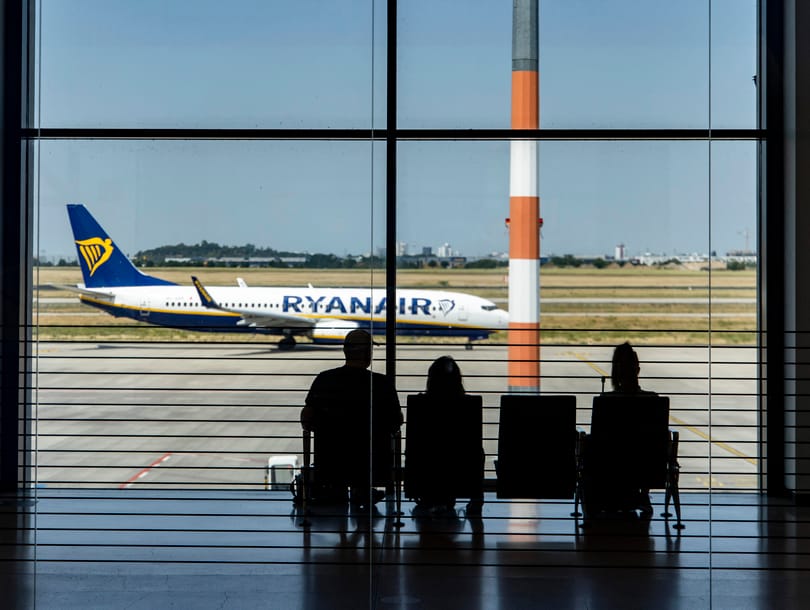 Műszaki hiba miatt tért vissza Ferihegyre a Ryanair Szófiába tartó kedd esti járata