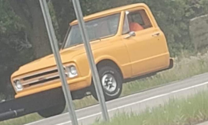 A nap fotója: Az autó, aminek az eleje hátulra került